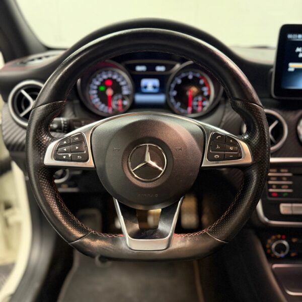 Mercedes A200d Pack AMG – Image 12
