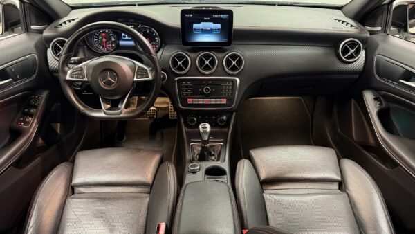 Mercedes A200d Pack AMG – Image 11